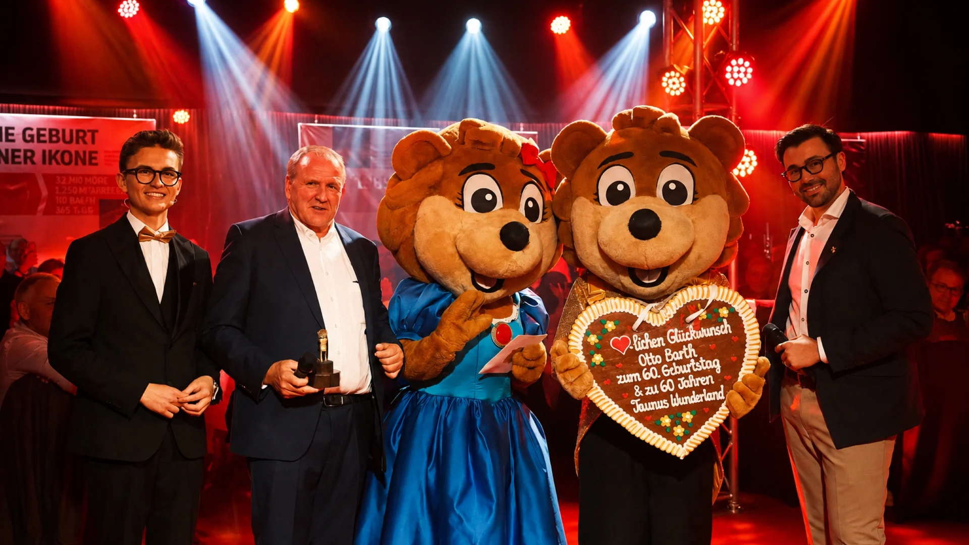 Luis Tillman mit Otto Barth und den Taunus Wunderland Maskottchen bei der Jubiläumsgala